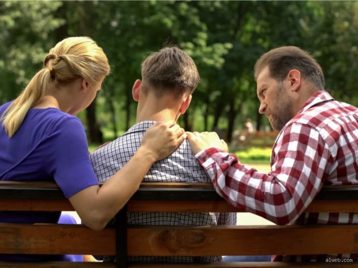 كيف أتعامل مع ابني في سن 14؟