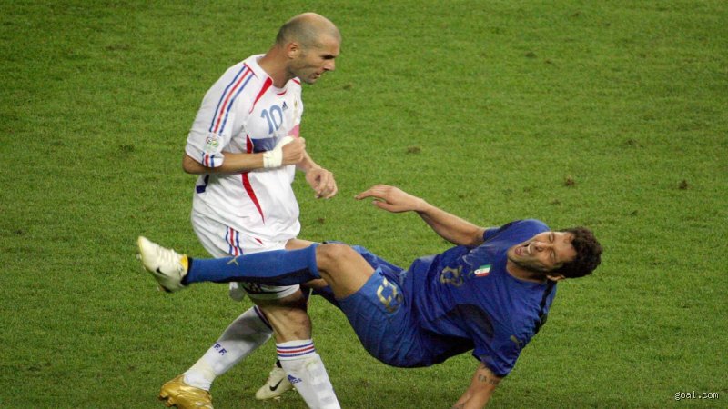 لماذا خسرت فرنسا كأس العالم 2006؟