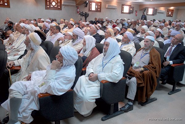 من يعين الأئمة في الجزائر؟