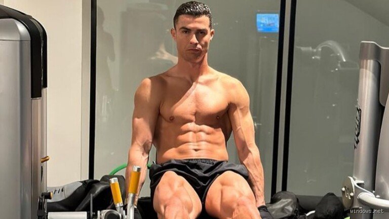 هل يقوم رونالدو بـ 3000 تمرين ضغط يومياً؟ الحقيقة وراء أسطورة "الدون" البدنية