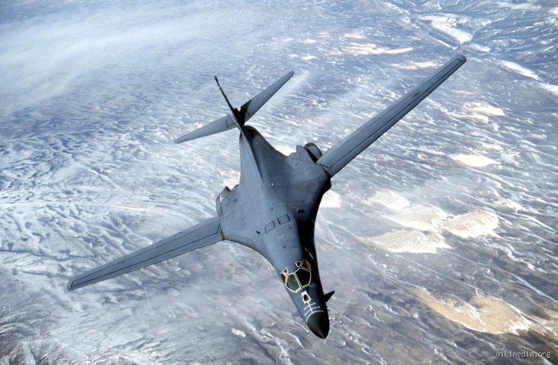الاحتكار الاستراتيجي لقاذفات "B-1 لانسر": من يمتلك عملاق الجو الأمريكي؟