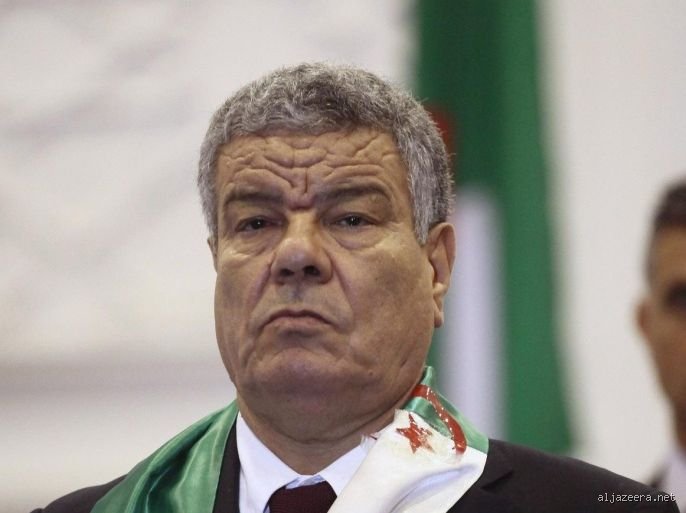 من كان زعيم جبهة التحرير الوطني الجزائرية؟ تفكيك أسطورة الرأس الواحد