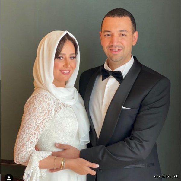 من هو الشيخ الذي تزوج حلا شيحة؟ الحكاية الكاملة وراء الداعية والمنتج معز مسعود