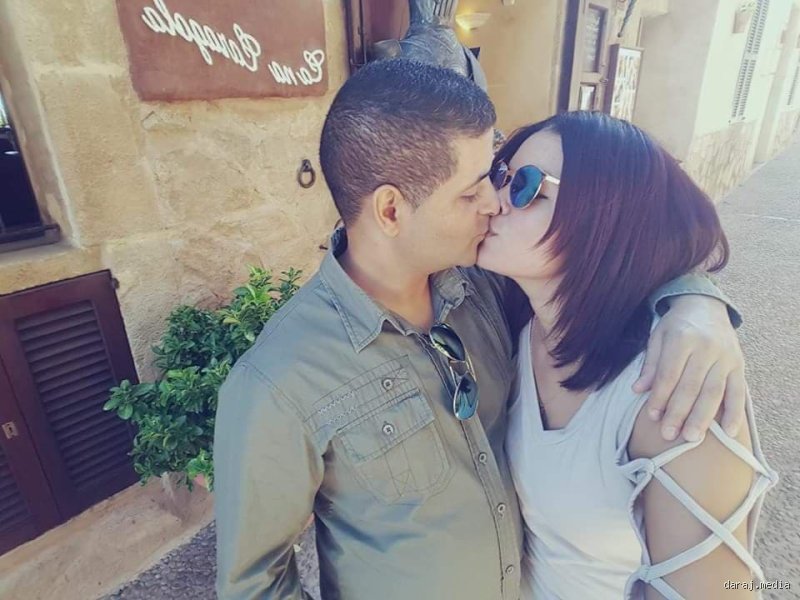 هل يُسمح بالتقبيل في الأماكن العامة؟ بين سطوة القانون وحمرة الخجل