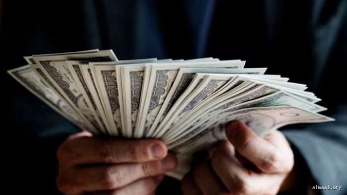 هل يُسمح بحمل مبالغ كبيرة من المال على متن الطائرة؟ إليك الحقيقة الكاملة