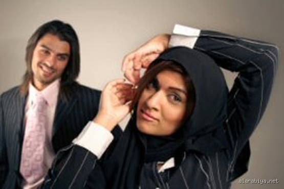 هل يجوز للمرأة إرضاع زميلها في العمل؟ الحقيقة وراء الجدل الفقهي والاجتماعي