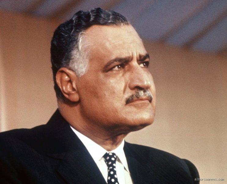 هل يحكم مصر ملك أم رئيس؟ تفكيك شفرة السلطة بين الدستور والواقع