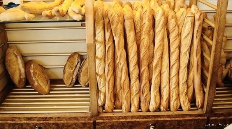 كم ثمن الخبز في الجزائر؟ قصة الرغيف الذي لا يقهر أمام أمواج التضخم