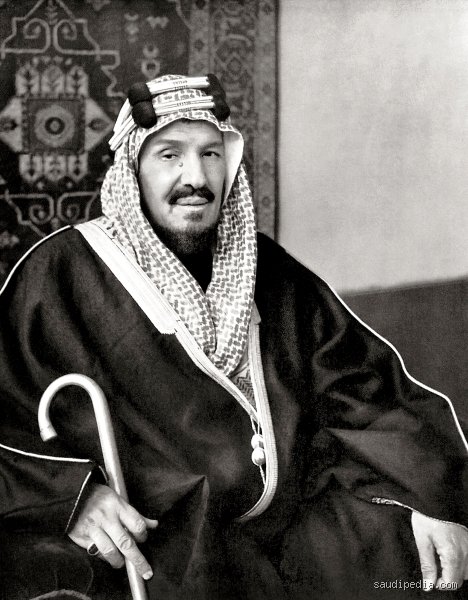 من هو ملك القبيلة السعودية؟ الحقيقة بين الموروث التاريخي وواقع الدولة الحديثة