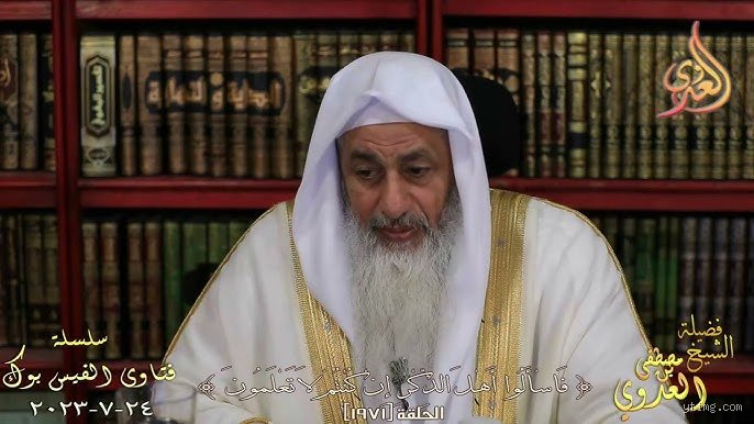هل تأثم المرأة إذا لم ترتدي النقاب؟ قراءة في عمق الخلاف الفقهي