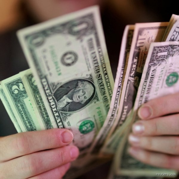 متى سينخفض الدولار؟ فك شفرة اللغز الذي يؤرق الأسواق العالمية