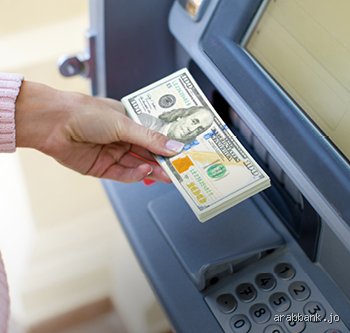 هل يمكنني إيداع 5000 دولار نقداً في البنك؟ إليك الحقيقة الكاملة دون تجميل