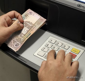 كم المبلغ النقدي الذي يمكنني إيداعه دفعة واحدة؟ دليلك لفك شفرة القوانين المصرفية