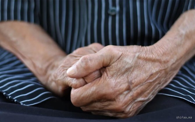 ما هو الحد الأقصى لعمر الإنسان؟ بين حقيقة البيولوجيا وأحلام الخلود