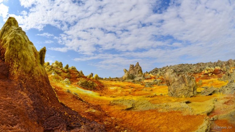 ما هي أسوأ صحراء على كوكب الأرض؟ رحلة إلى الجحيم الأبيض والرمال الحارقة