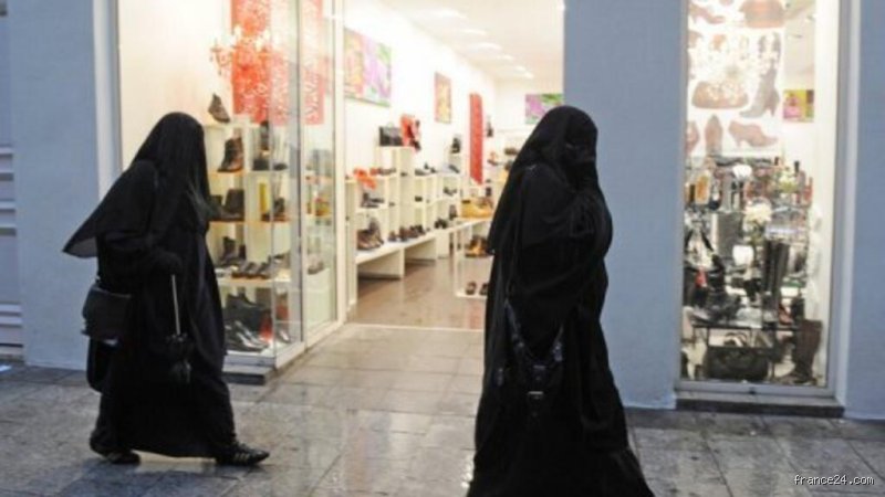 ستار العلمانية الممزق: لماذا اعتُبر حظر النقاب في فرنسا فاشلاً بعد سنوات من التطبيق؟