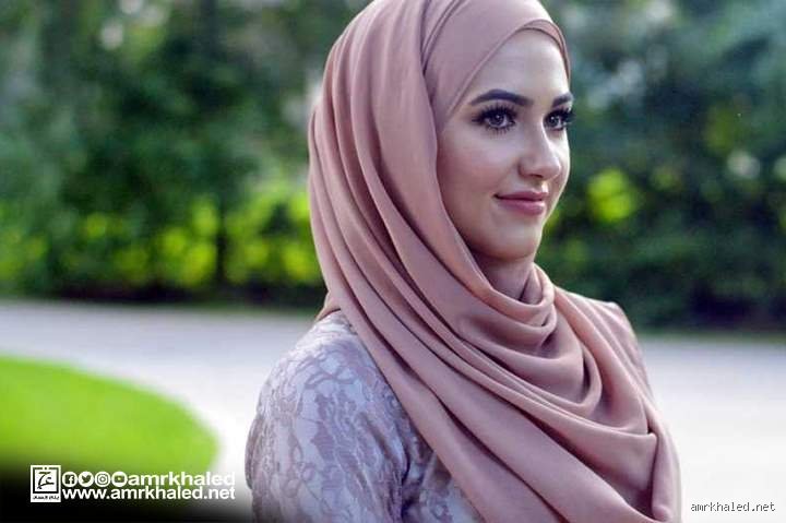 هل إجبار الناس على ارتداء الحجاب جائز في الإسلام؟ تفكيك الجدل الفقهي والسياسي