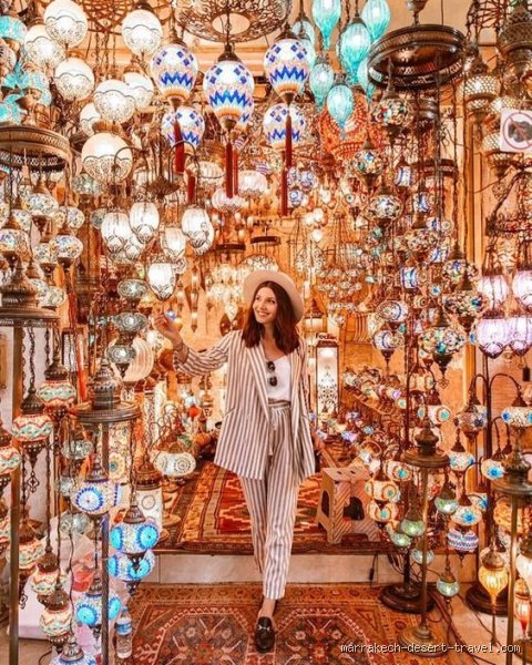 ما الذي لا يجب ارتداؤه في مراكش؟ دليلك لتجنب "الفضيحة" السياحية في المدينة الحمراء