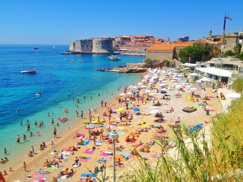 ما هو ترتيب أفضل شواطئ المغرب؟ دليل المسافر الباحث عن سحر المحيط والمتوسط