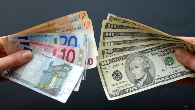 هل اليورو أعلى من الدولار الأمريكي؟ فك شفرة الهيمنة في سوق العملات