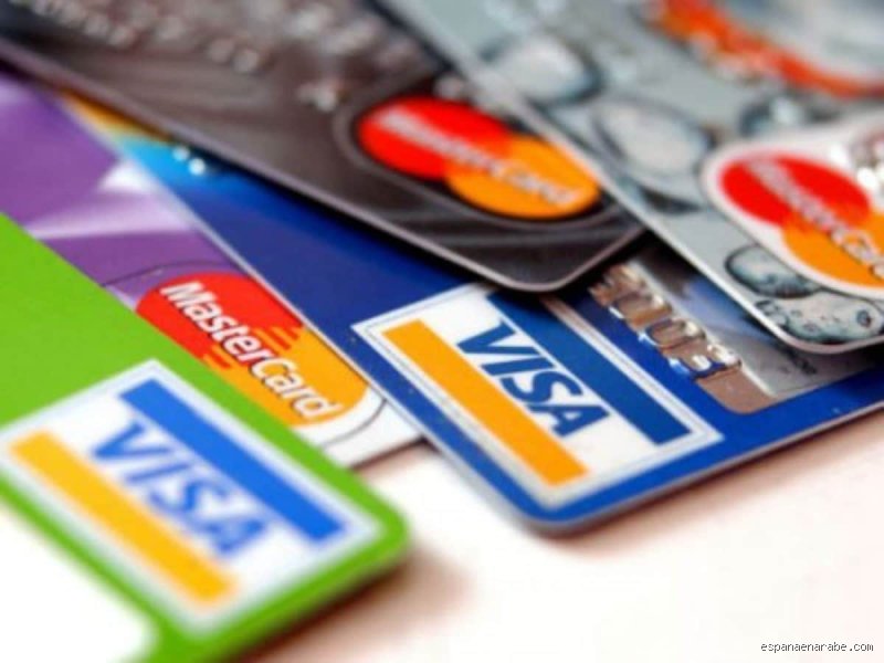 كم المبلغ النقدي الذي يمكنني إيداعه في البنك دون أن يتم الإبلاغ عني في إسبانيا؟