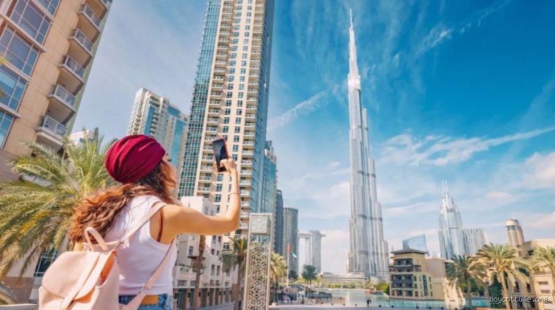 هل السفر إلى دبي آمن في الوقت الحالي؟ حكايات ما وراء الأضواء البراقة