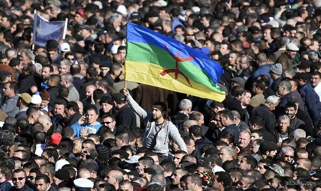 هل المغرب عربي أم أمازيغي؟ تفكيك الهوية في أرض التناقضات الجميلة
